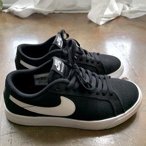 Black Nike Blazer Vapor
